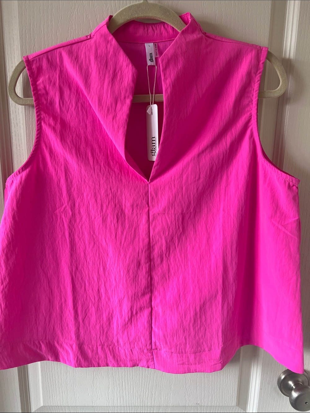 Glam Sleeveless Notch-Neck blouse in Hot Pink. NWT Just released Summer 2026